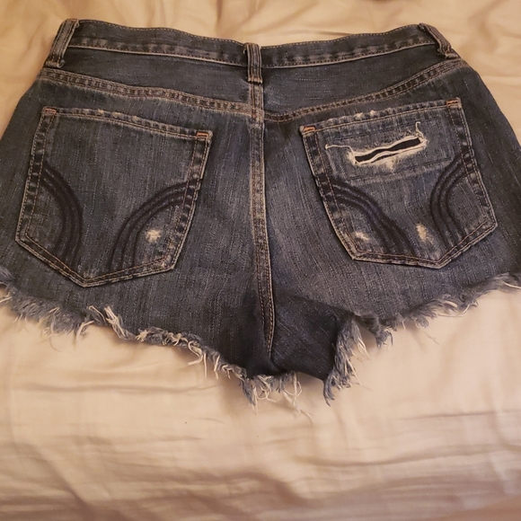 Shorts - Picture 3 of 3